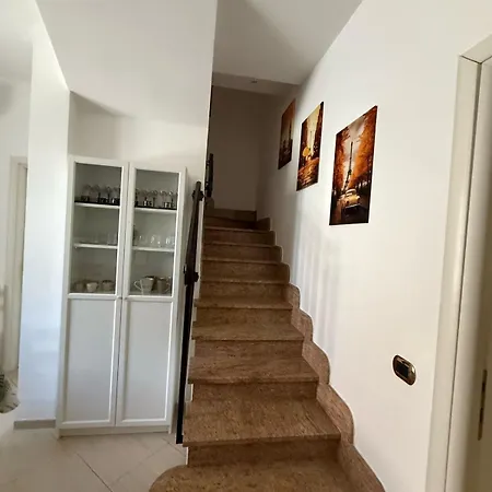 The Granny's A Cozy House *